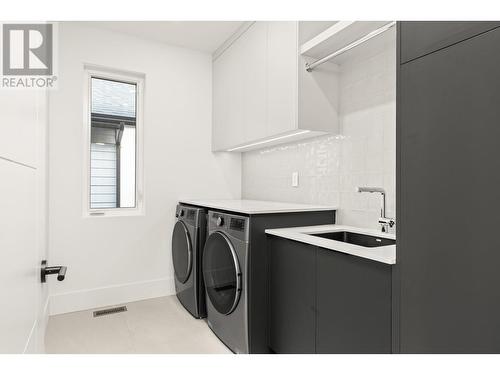 4983 Bucktail Lane, Kelowna, BC - Indoor Photo Showing Laundry Room