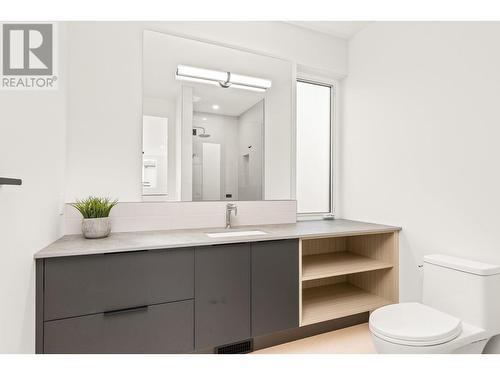 4983 Bucktail Lane, Kelowna, BC - Indoor Photo Showing Bathroom