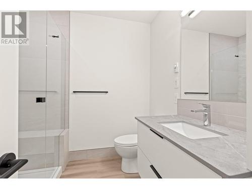 4983 Bucktail Lane, Kelowna, BC - Indoor Photo Showing Bathroom