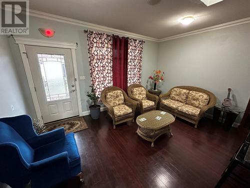 176 Phoenix Avenue Unit# 101, Penticton, BC - Indoor Photo Showing Living Room