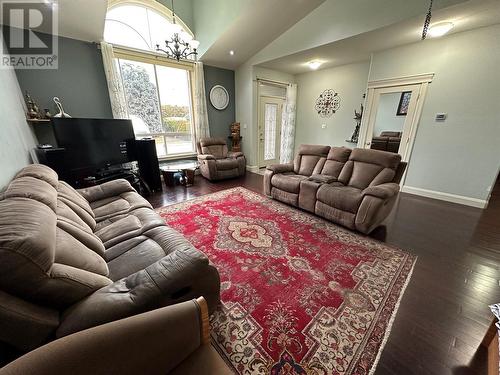 176 Phoenix Avenue Unit# 101, Penticton, BC - Indoor Photo Showing Living Room