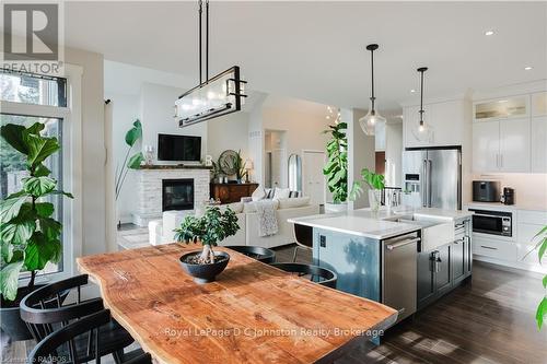 136 Trillium Drive Drive, Saugeen Shores, ON - Indoor Photo Showing Kitchen With Stainless Steel Kitchen With Upgraded Kitchen