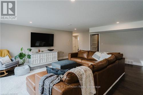 136 Trillium Drive Drive, Saugeen Shores, ON - Indoor Photo Showing Living Room