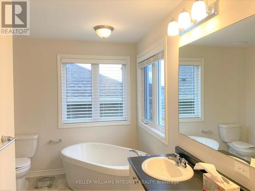 351 Rouncey Road, Ottawa, ON - Indoor Photo Showing Bathroom