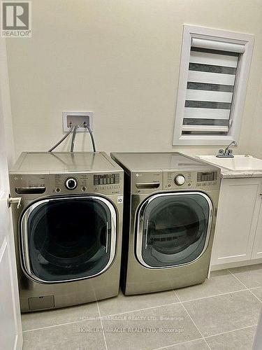 162 Rosanne Circle, Wasaga Beach, ON - Indoor Photo Showing Laundry Room