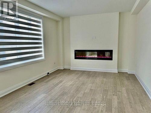 162 Rosanne Circle, Wasaga Beach, ON - Indoor Photo Showing Living Room With Fireplace