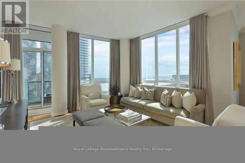 Ph 4006 - 16 Yonge Street, Toronto (Waterfront Communities), ON - Indoor Photo Showing Living Room