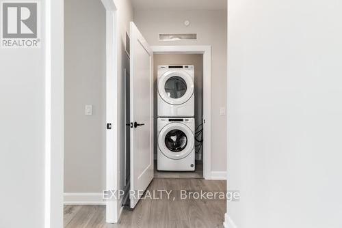 1904 - 3220 William Coltson Avenue, Oakville, ON - Indoor Photo Showing Laundry Room