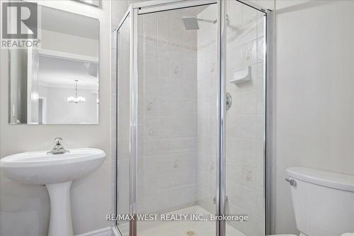 420 - 3351 Cawthra Road, Mississauga, ON - Indoor Photo Showing Bathroom