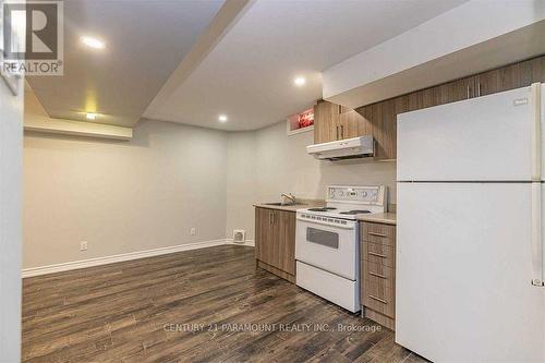 Bsmt - 28 Blairwood Court, Brampton, ON - Indoor Photo Showing Kitchen