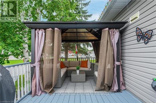 40 Bullfrog Drive, Puslinch, ON - Outdoor With Deck Patio Veranda With Exterior