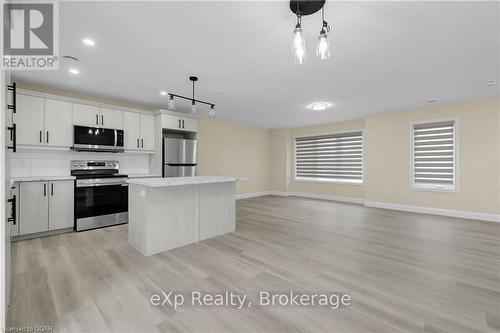 370 Forfar Street E, Centre Wellington (Fergus), ON - Indoor Photo Showing Kitchen