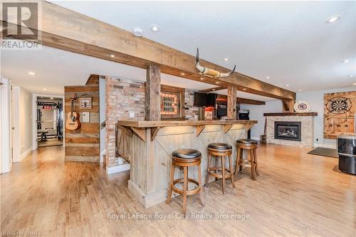 30 Geddes Crescent, Guelph (Hanlon Creek), ON - Indoor With Fireplace