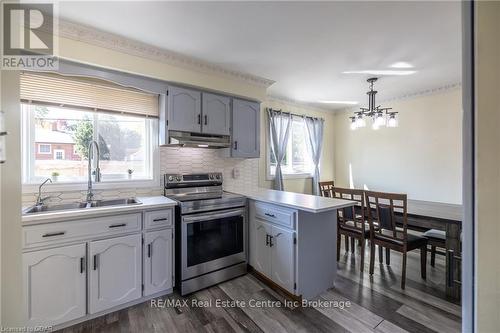 200 Alma Street N, Guelph (Onward Willow), ON - Indoor Photo Showing Kitchen With Double Sink