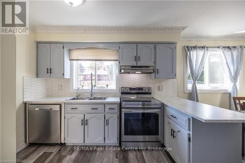 200 Alma Street N, Guelph (Onward Willow), ON - Indoor Photo Showing Kitchen