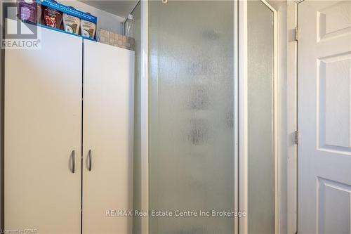 200 Alma Street N, Guelph (Onward Willow), ON - Indoor Photo Showing Bathroom