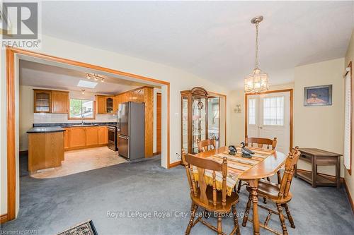 2 Spruce Avenue, Puslinch, ON - Indoor Photo Showing Dining Room