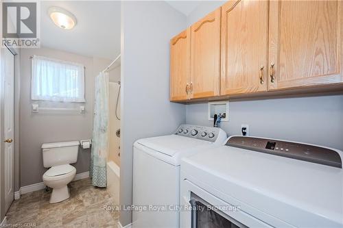 2 Spruce Avenue, Puslinch, ON - Indoor Photo Showing Laundry Room