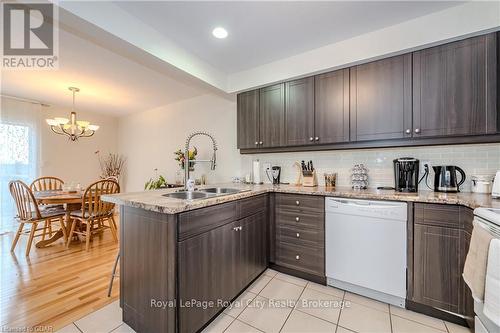 39 - 31 Schroder Crescent, Guelph (Grange Hill East), ON - Indoor Photo Showing Kitchen With Double Sink