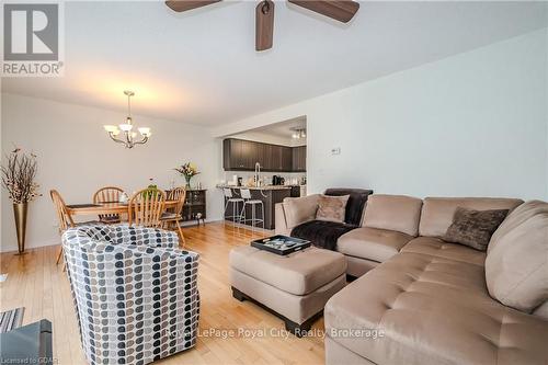 39 - 31 Schroder Crescent, Guelph (Grange Hill East), ON - Indoor Photo Showing Living Room