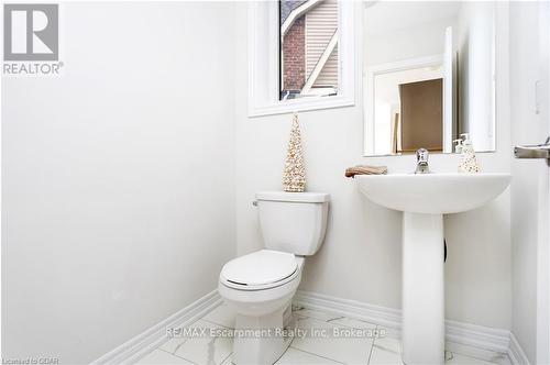 132 Drexler Avenue, Guelph/Eramosa (Rockwood), ON - Indoor Photo Showing Bathroom