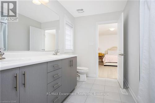 132 Drexler Avenue, Guelph/Eramosa (Rockwood), ON - Indoor Photo Showing Bathroom