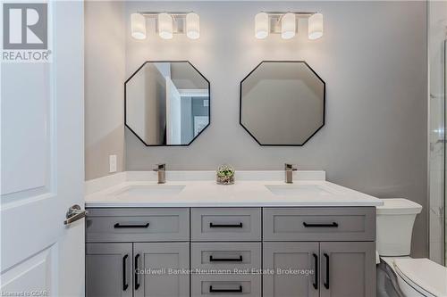 1202 - 1878 Gordon Street, Guelph (Guelph South), ON - Indoor Photo Showing Bathroom