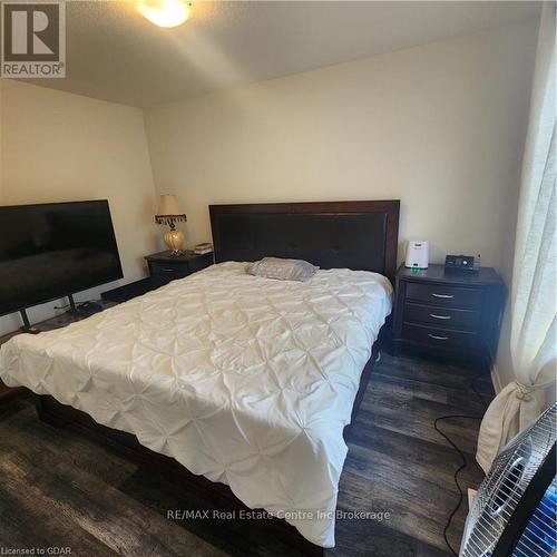 57 Arlington Crescent, Guelph (Pine Ridge), ON - Indoor Photo Showing Bedroom