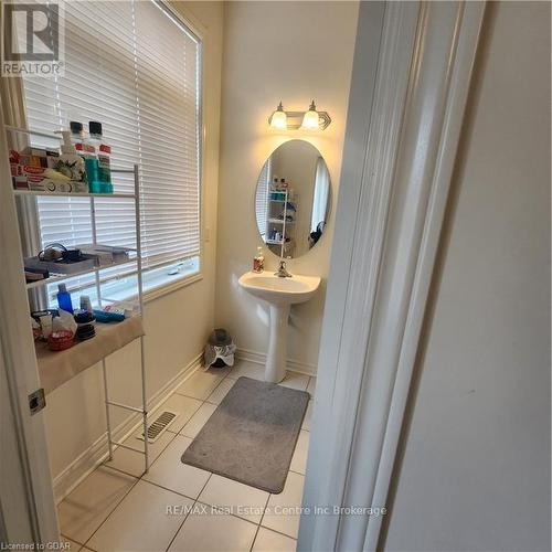 57 Arlington Crescent, Guelph (Pine Ridge), ON - Indoor Photo Showing Bathroom