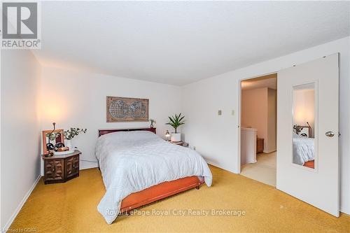 5 - 2 Worton Avenue, Guelph (Parkwood Gardens), ON - Indoor Photo Showing Bedroom