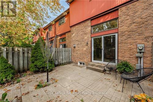 5 - 2 Worton Avenue, Guelph (Parkwood Gardens), ON - Outdoor With Exterior