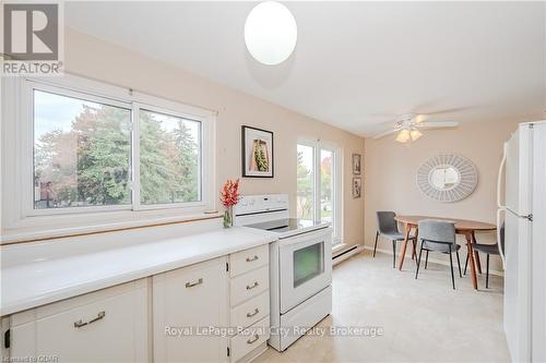 5 - 2 Worton Avenue, Guelph (Parkwood Gardens), ON - Indoor Photo Showing Kitchen