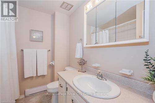 5 - 2 Worton Avenue, Guelph (Parkwood Gardens), ON - Indoor Photo Showing Bathroom