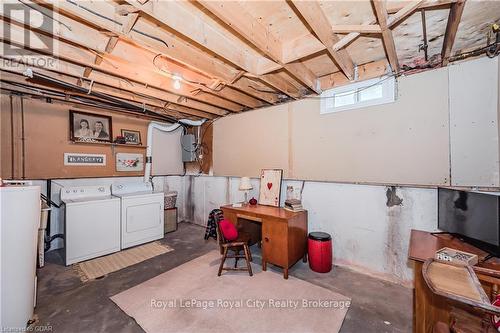 5 - 2 Worton Avenue, Guelph (Parkwood Gardens), ON - Indoor Photo Showing Laundry Room