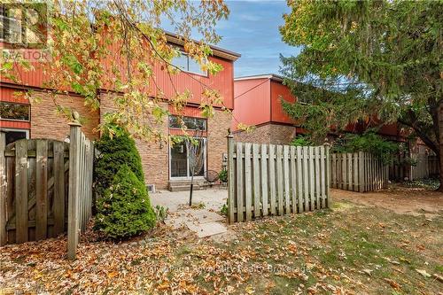 5 - 2 Worton Avenue, Guelph (Parkwood Gardens), ON - Outdoor