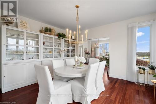 125 Crewson Court, Erin, ON - Indoor Photo Showing Dining Room