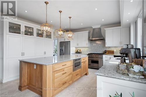 125 Crewson Court, Erin, ON - Indoor Photo Showing Kitchen With Upgraded Kitchen