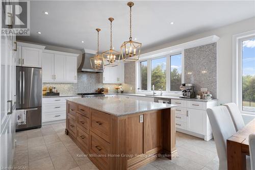 125 Crewson Court, Erin, ON - Indoor Photo Showing Kitchen With Upgraded Kitchen