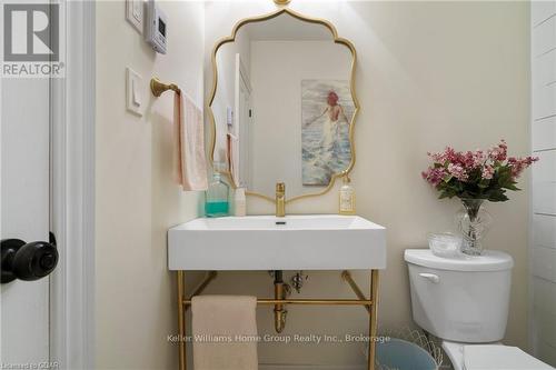 125 Crewson Court, Erin, ON - Indoor Photo Showing Bathroom