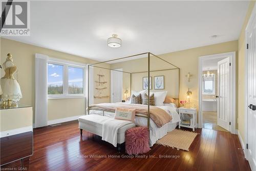 125 Crewson Court, Erin, ON - Indoor Photo Showing Bedroom