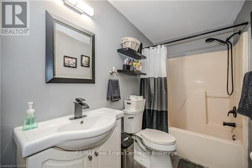 400 Starwood Drive, Guelph (Grange Hill East), ON - Indoor Photo Showing Bathroom