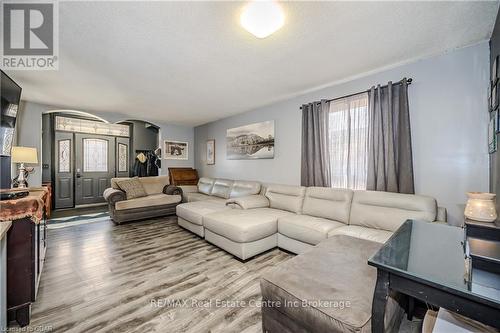 400 Starwood Drive, Guelph (Grange Hill East), ON - Indoor Photo Showing Living Room