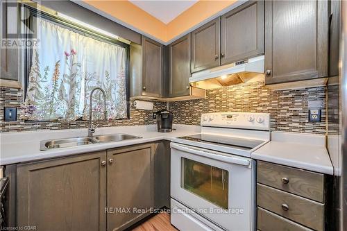 400 Starwood Drive, Guelph (Grange Hill East), ON - Indoor Photo Showing Kitchen With Double Sink