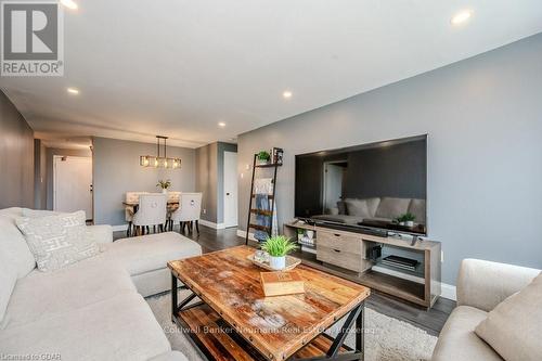 1206 - 55 Green Valley Drive, Kitchener, ON - Indoor Photo Showing Living Room