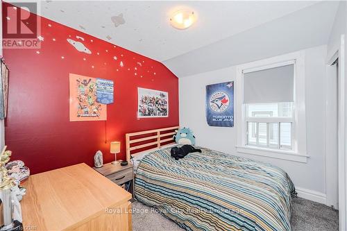 39 Raglan Street, Guelph (Central West), ON - Indoor Photo Showing Bedroom