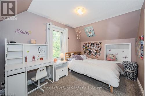 39 Raglan Street, Guelph (Central West), ON - Indoor Photo Showing Bedroom