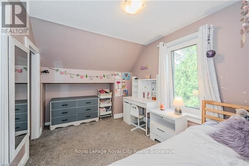 39 Raglan Street, Guelph (Central West), ON - Indoor Photo Showing Bedroom