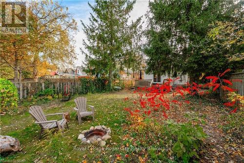 39 Raglan Street, Guelph (Central West), ON - Outdoor With Backyard