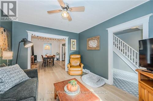 39 Raglan Street, Guelph (Central West), ON - Indoor Photo Showing Living Room