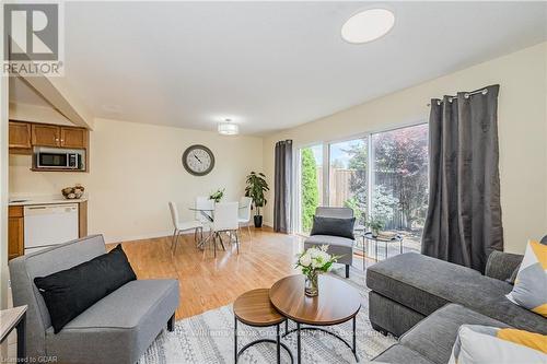 79 Severn Drive, Guelph (Grange Hill East), ON - Indoor Photo Showing Living Room